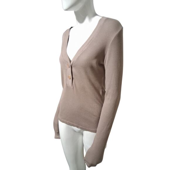 Monrow Quiet Luxury Women's size M Ribbed Grungecore Preppy Fitted Henley Top - Picture 3 of 11